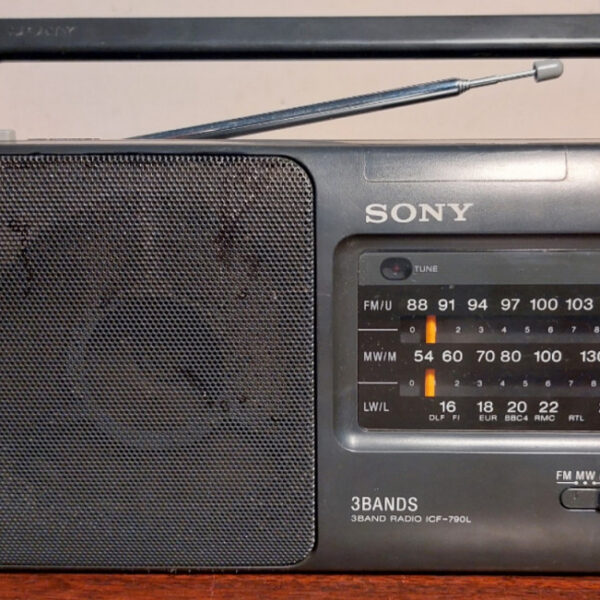 Sony ICF-790L